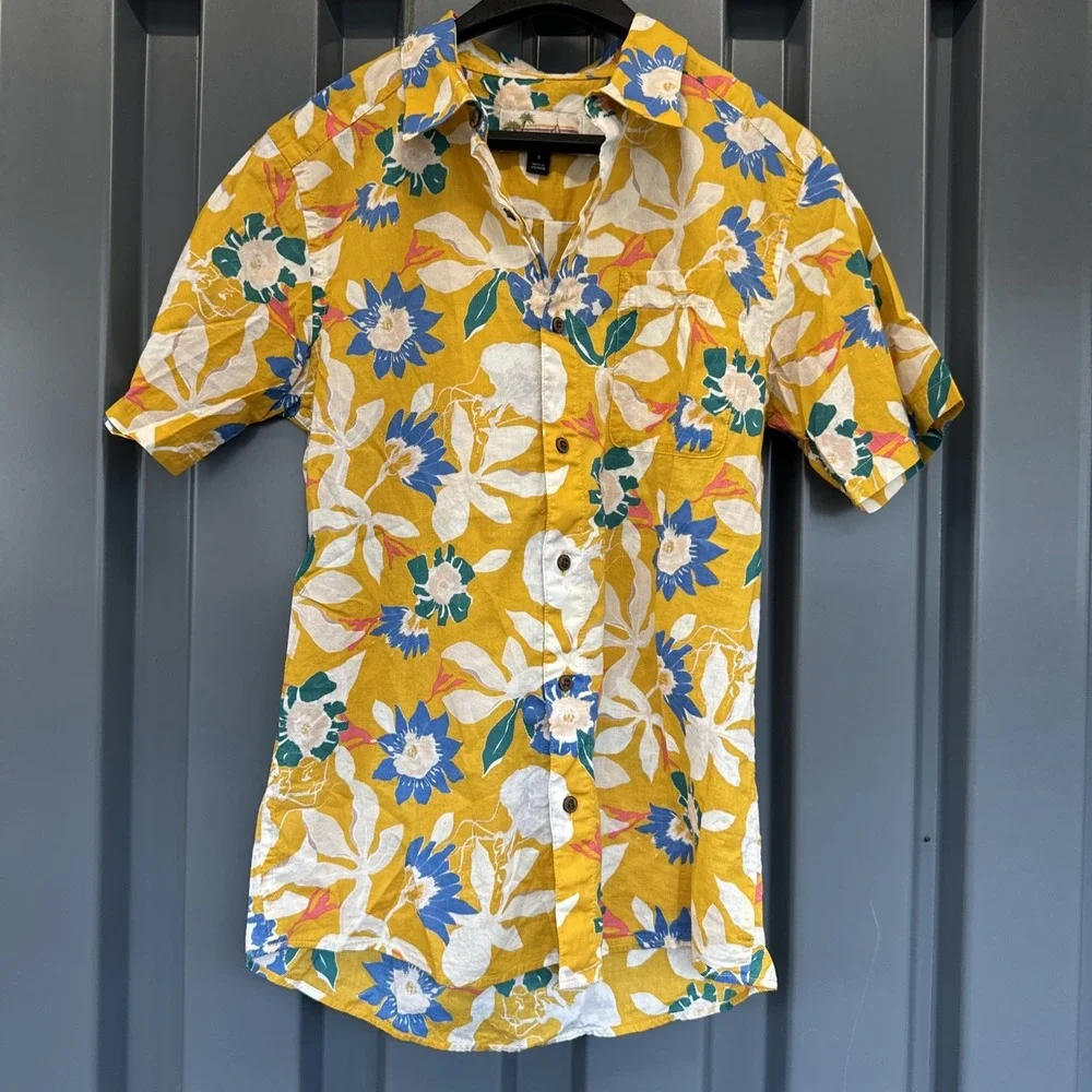 Pataloha Hawaiian Shirt Small Mens Floral Short Sleeve Button Up Patagonia Green